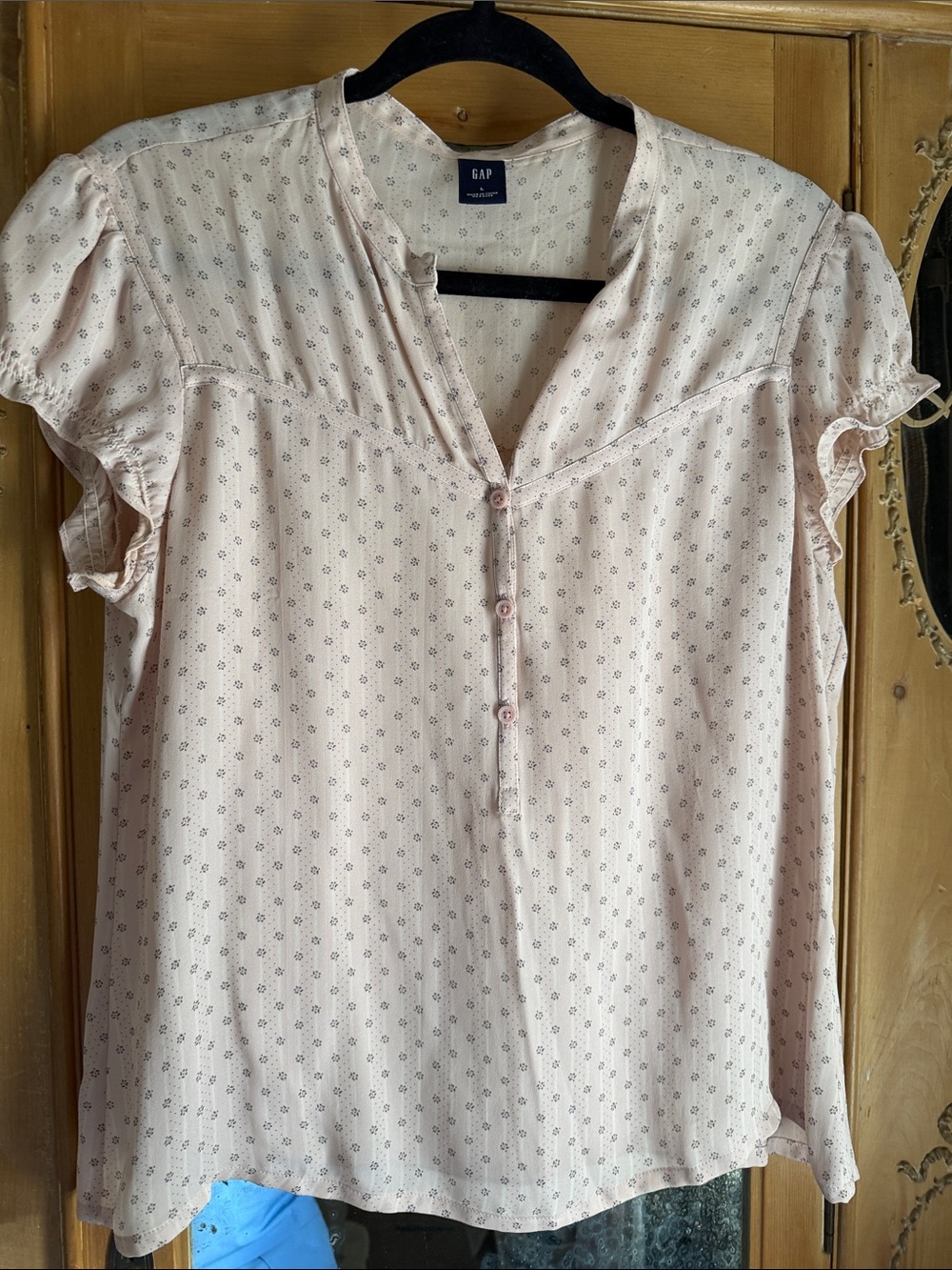 GAP Light Pink Mini Floral Button-Front Short Sleeve Blouse.100% Silk